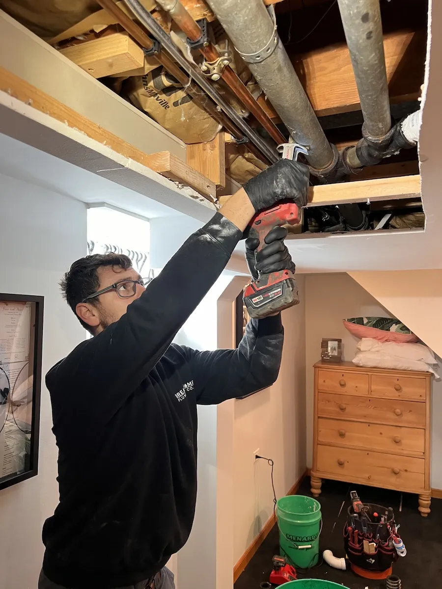 dreamhome-technician-anderi-on-site-work-2
